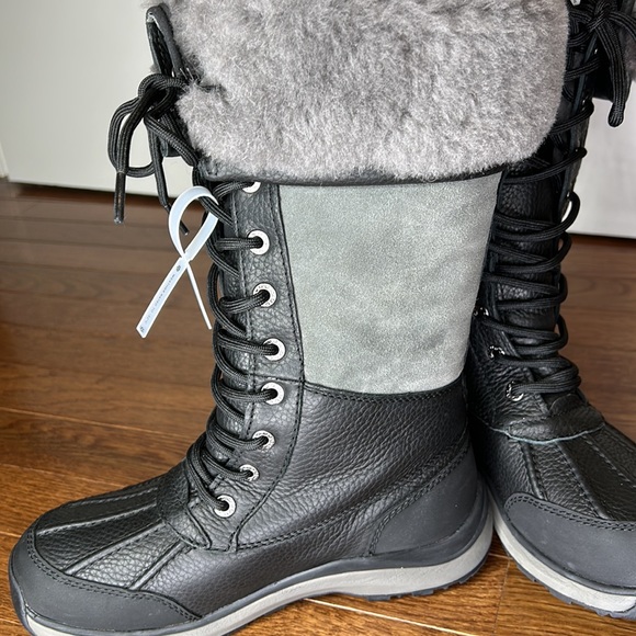 UGG ADIRONDACK III TALL BLACK GRAY WATERPROOF WOMENS SIZE 6 AUTHENTIC BOOTS - Picture 10 of 16